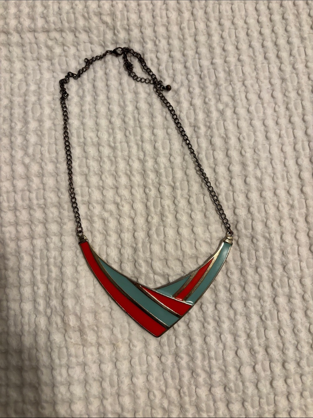 Stylish Chevron V-Shape Pendant Necklace in Coral and Teal